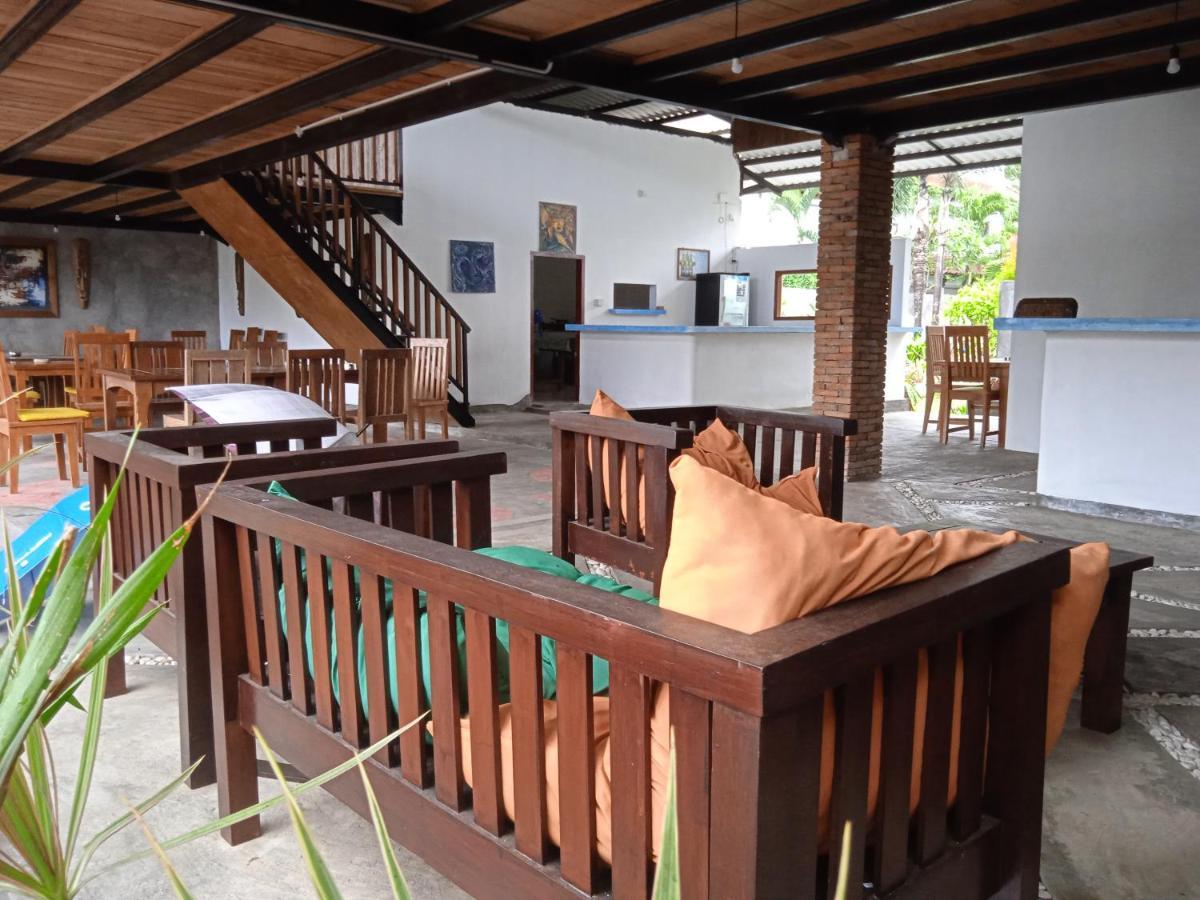 Family House Hotel Kuta Kuta  ภายนอก รูปภาพ
